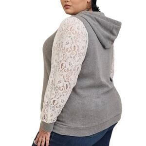 Classic Fit Cozy Fleece Lace Sleeves Hoodie Size 
New 2X (18-20)